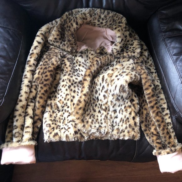Charlotte Russe Reversible jacket, Leopard fur on one side and light pink - Picture 2 of 8